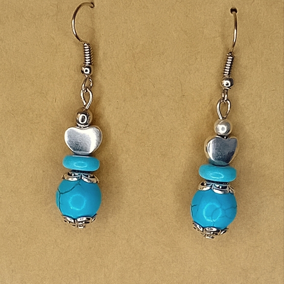 Silver heart with Turquoise semi precious stone beads. - Picture 3 of 3